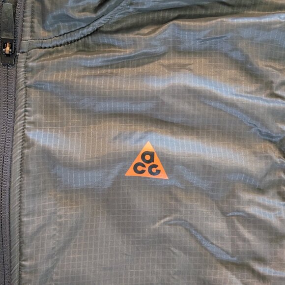 2010 Nike ACG Full Zip Dri-Fit Jacket - Size Medium - Picture 2 of 6